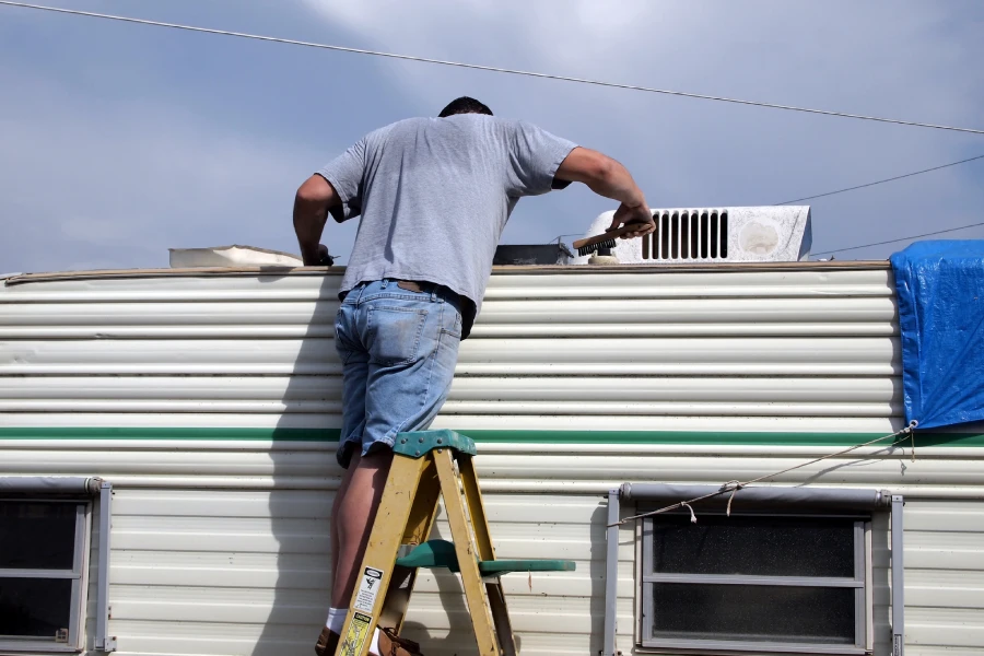 Understanding Mobile Home Roof Lifespans Green Cove Springs, FL Understanding Mobile Home Roof Lifespans Green Cove Springs, FL
